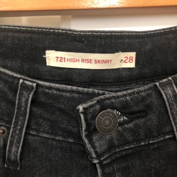 LEVI'S WOMEN'S 721 HIGH RISE SKINNY DISTRESS JEANS - Picture 2 of 5